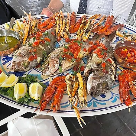 Calanica 4* צ'פאלו