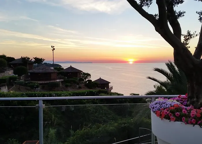 אתר נופש Calanica צ'פאלו