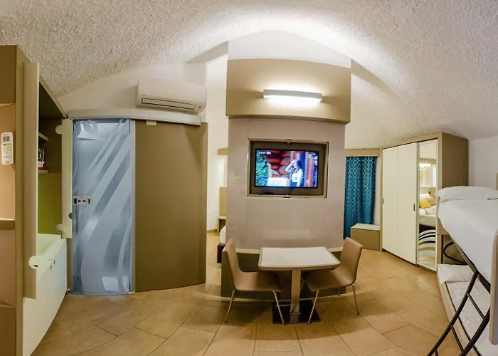 אתר נופש Calanica צ'פאלו