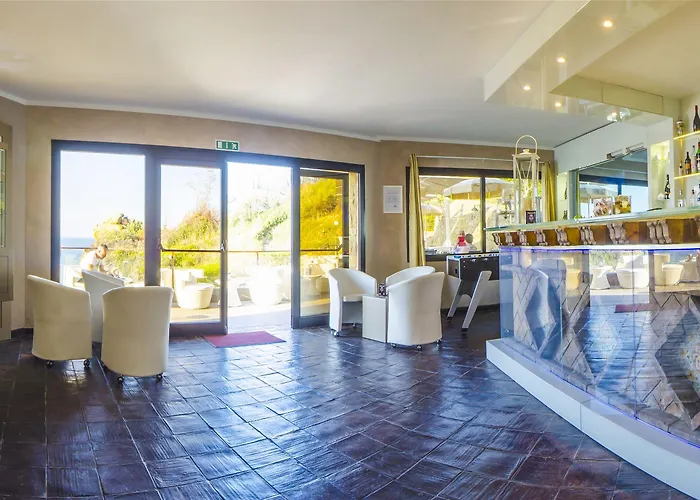 Calanica 4* צ'פאלו