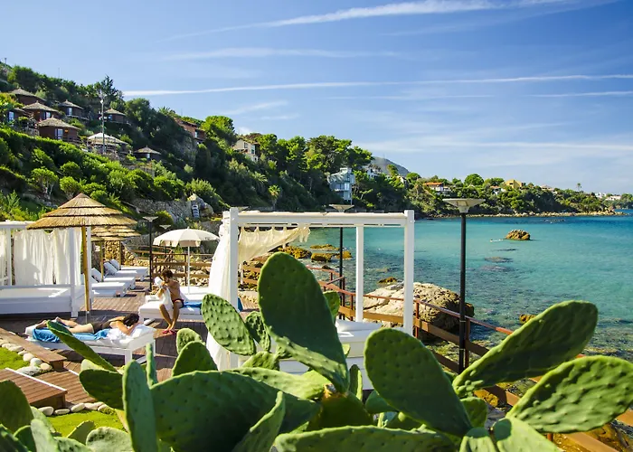 Calanica אתר נופש 4*