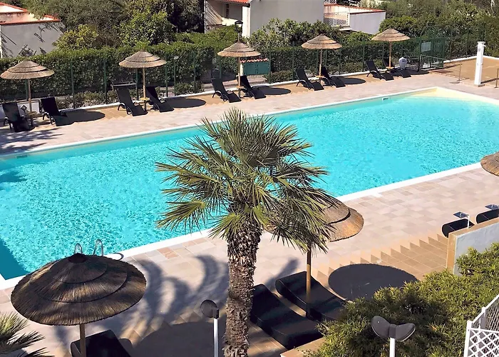 אתר נופש Calanica צ'פאלו