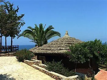 Calanica אתר נופש 4*