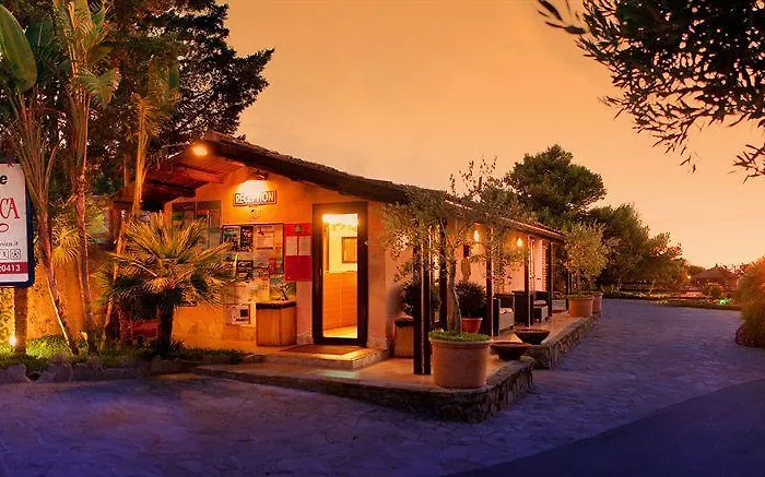 Calanica אתר נופש