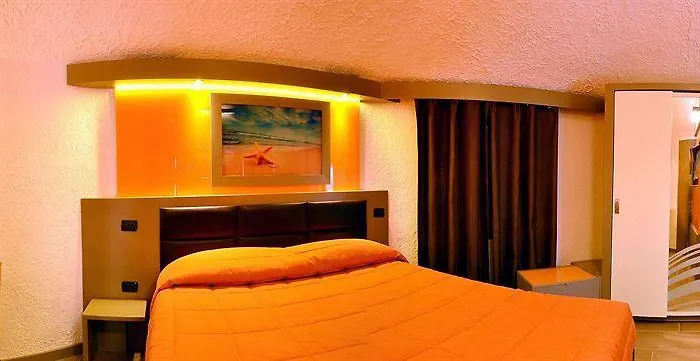 אתר נופש Calanica 4*