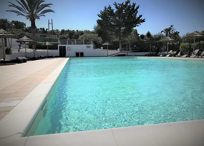 Calanica אתר נופש צ'פאלו