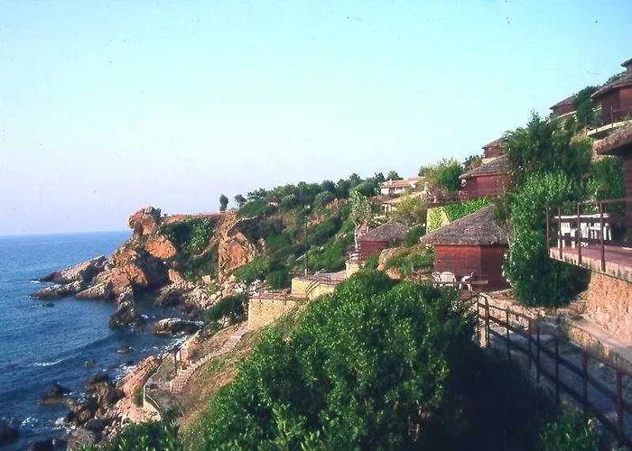 Calanica אתר נופש צ'פאלו