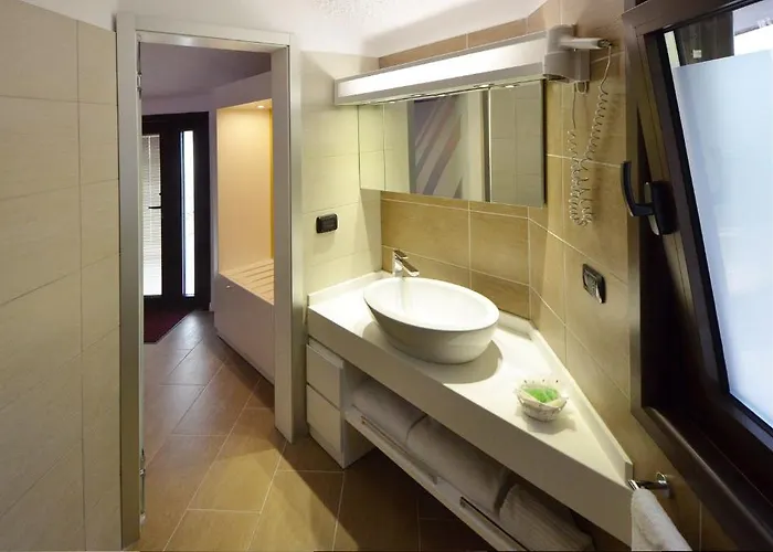 אתר נופש Calanica 4*